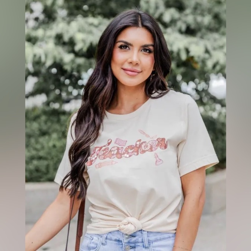 NWT TEACHER Pink Lily Graphic Tee